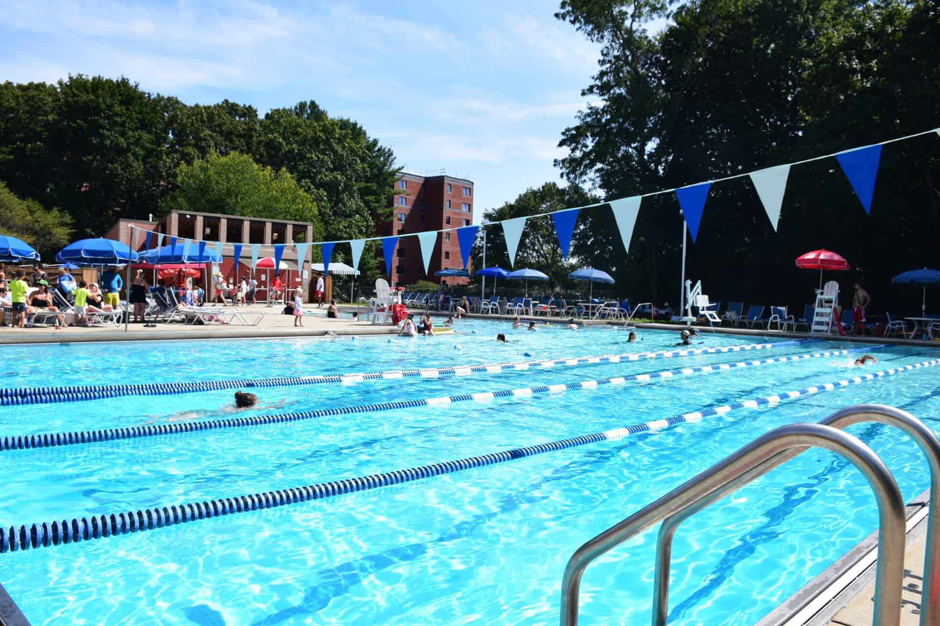 Photo of the Outdoor Pool.
