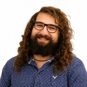 Headshot of Uziel Maxwell Pohl.